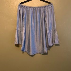 Denim Blouse, off-the-shoulder “beach lunch lounge” size Med. Great condition!